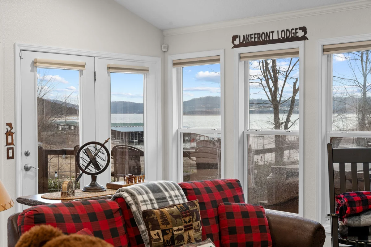 Scenic Cove Lake Front Lodge property photo 2
