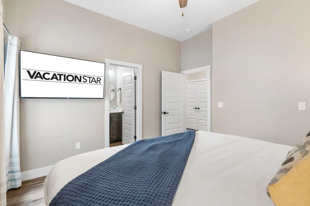 Main Level  Bedroom 1 image 1