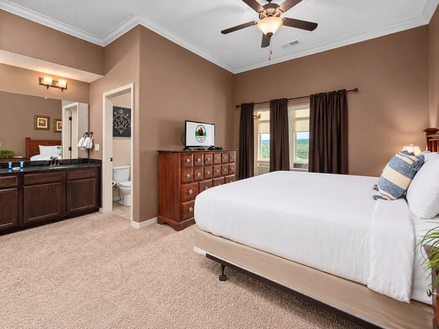 Bedroom 1 image 1