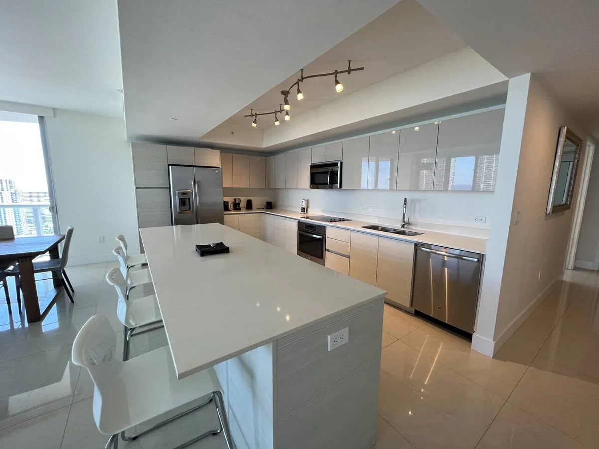 Coastal Sky Suite, Water Views & Balcony property photo 2