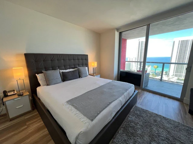 Bedroom 3 image 1