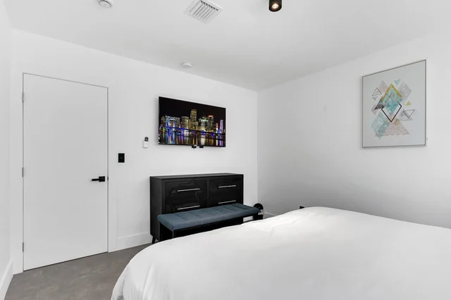 Bedroom image 1