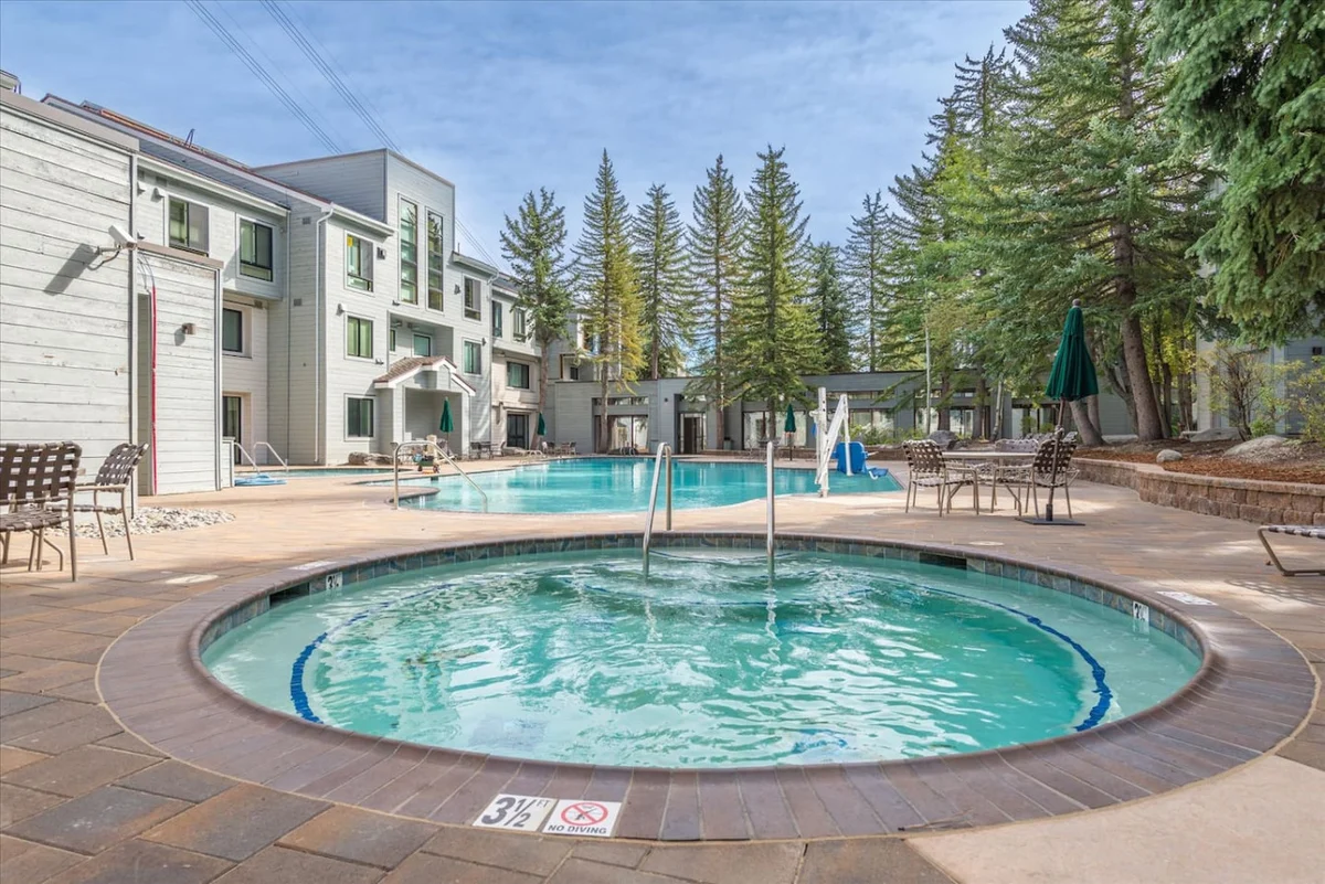 Ski-In/Ski-Out Top Floor Spacious Palisades Condo property photo 3
