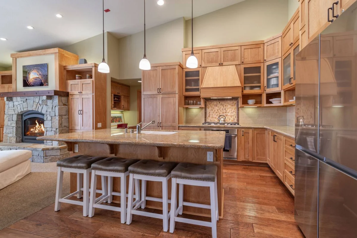 Ski-In/Ski-Out Top Floor Spacious Palisades Condo property photo 5